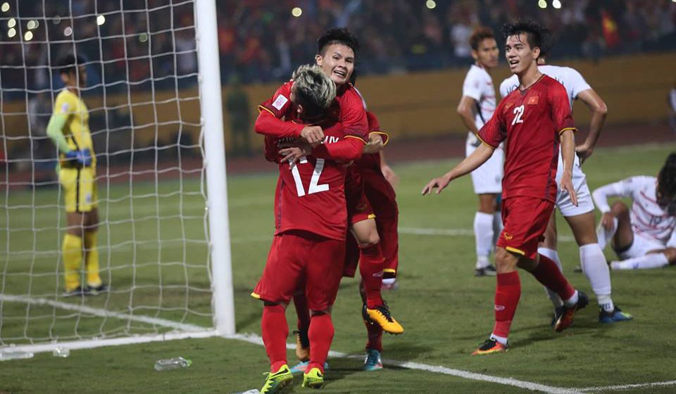 Tuyển Việt Nam: Phải chia lửa, giải cứu Quang Hải...