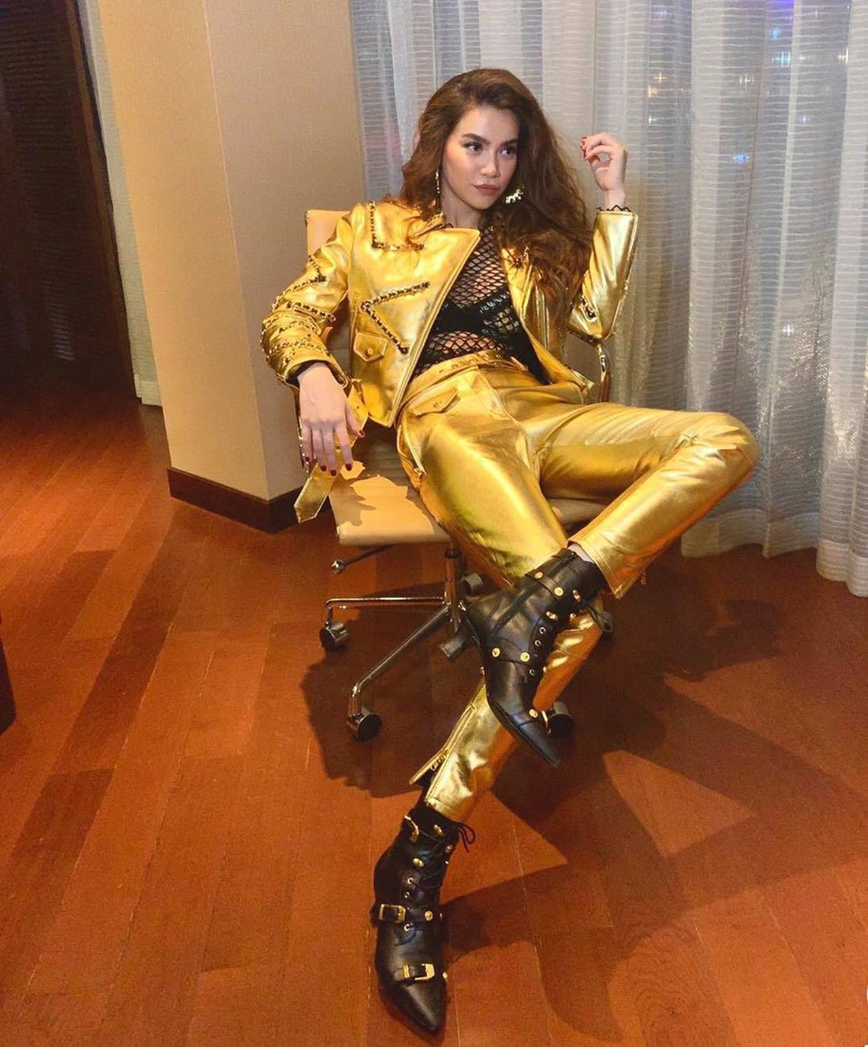 Hồ Ngọc Hà, Kỳ Duyên và những sao Việt mặc ấn tượng nhất tháng 11