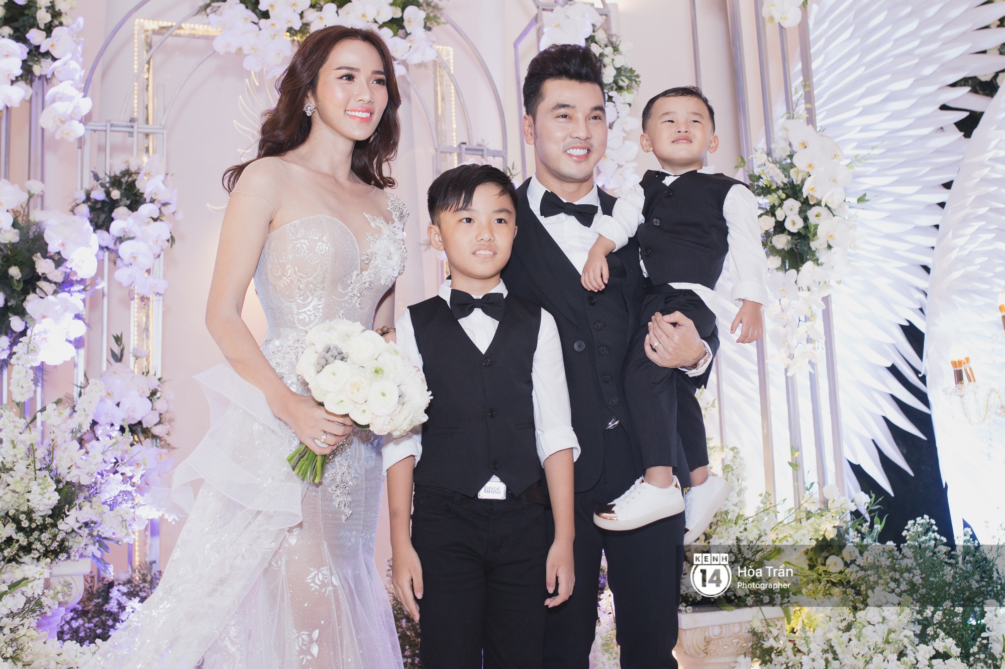 Nam Em và Quế Vân diện đồ đôi, cùng dàn sao Việt tề tựu tại đám cưới Ưng Hoàng Phúc