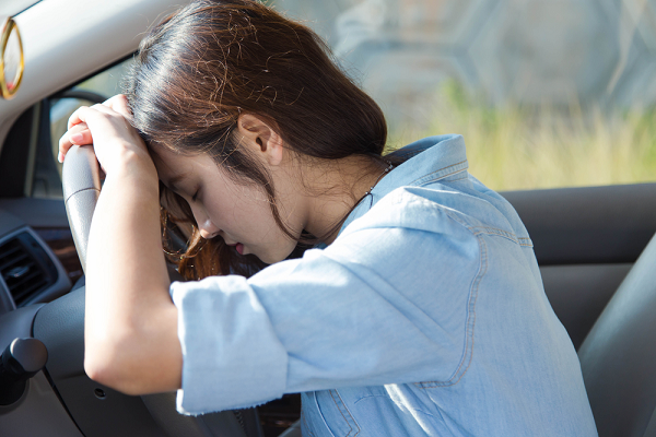 Thương xót cho hoàn cảnh của bạn thân, vậy mà chính tôi lại bị cô ta qua mặt trơ trẽn dơ bẩn thế này!