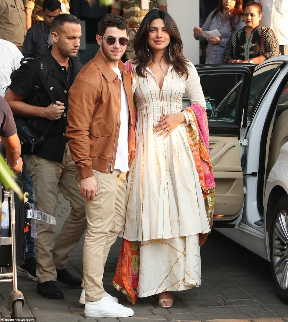 Loạt ảnh chuẩn bị cho đám cưới thế kỷ rình rang nhất 2018 của Nick Jonas và Hoa hậu Thế giới