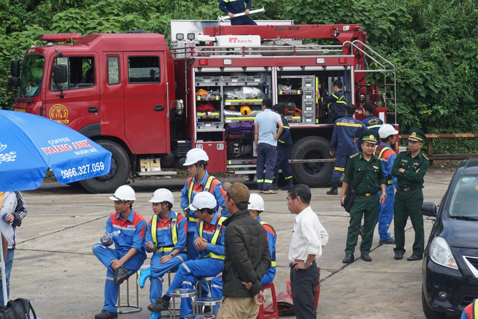 Tàu chở xăng dầu đâm nứt cầu cảng ở chân đèo Hải Vân