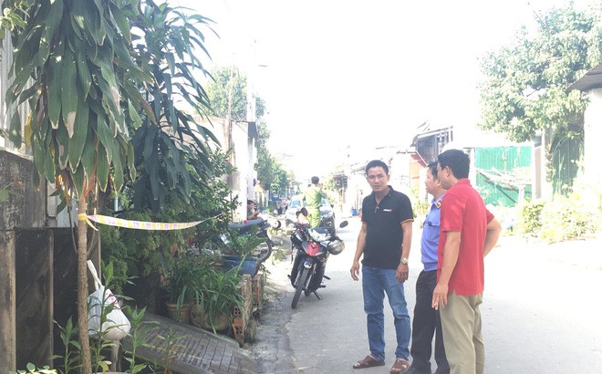 Đi tập thể dục, phát hiện thi thể người đàn ông cháy đen trước cửa nhà