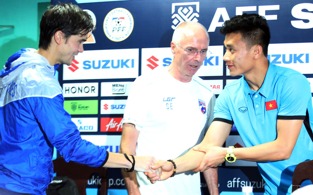 Sven Eriksson nán lại, chờ bắt tay HLV Park Hang-seo