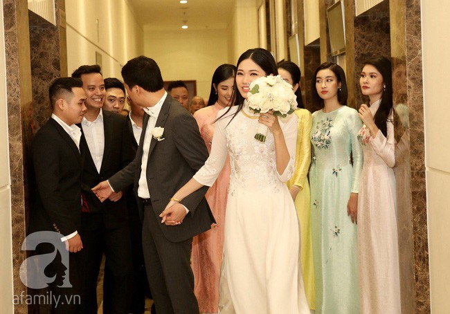 Sự vắng mặt khó hiểu của Á hậu Tú Anh trong đám cưới Thanh Tú và đây là lý do