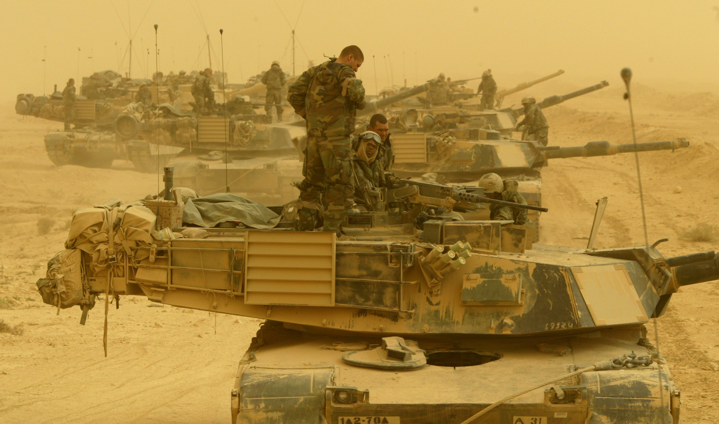 Chiến dịch Bão táp Sa mạc, dấu ấn lớn trong sự nghiệp của Bush cha