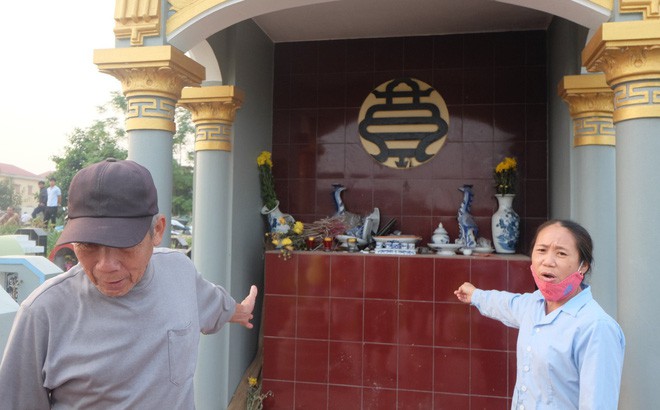 Thực hư việc bắt đối tượng tâm thần đập phá gần trăm bát hương ở nghĩa trang trong đêm