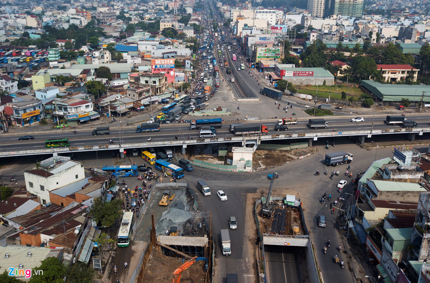 Cuối năm, lô cốt lại mọc lên khắp đường Sài Gòn