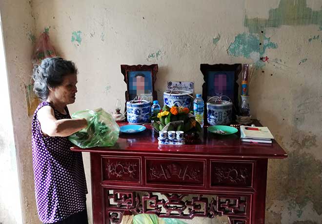 Nỗi đau cùng cực của mẹ già nhìn 10 người con lần lượt phát bệnh điên dại