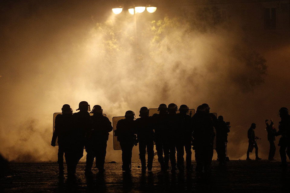 Hàng trăm người bị bắt trong biểu tình lớn nhất thập kỷ ở Paris