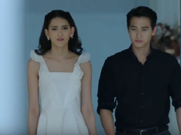 Đôi tất sạch cất gọn gàng trong ngăn tủ đã tố cáo dấu hiệu mờ ám của chồng