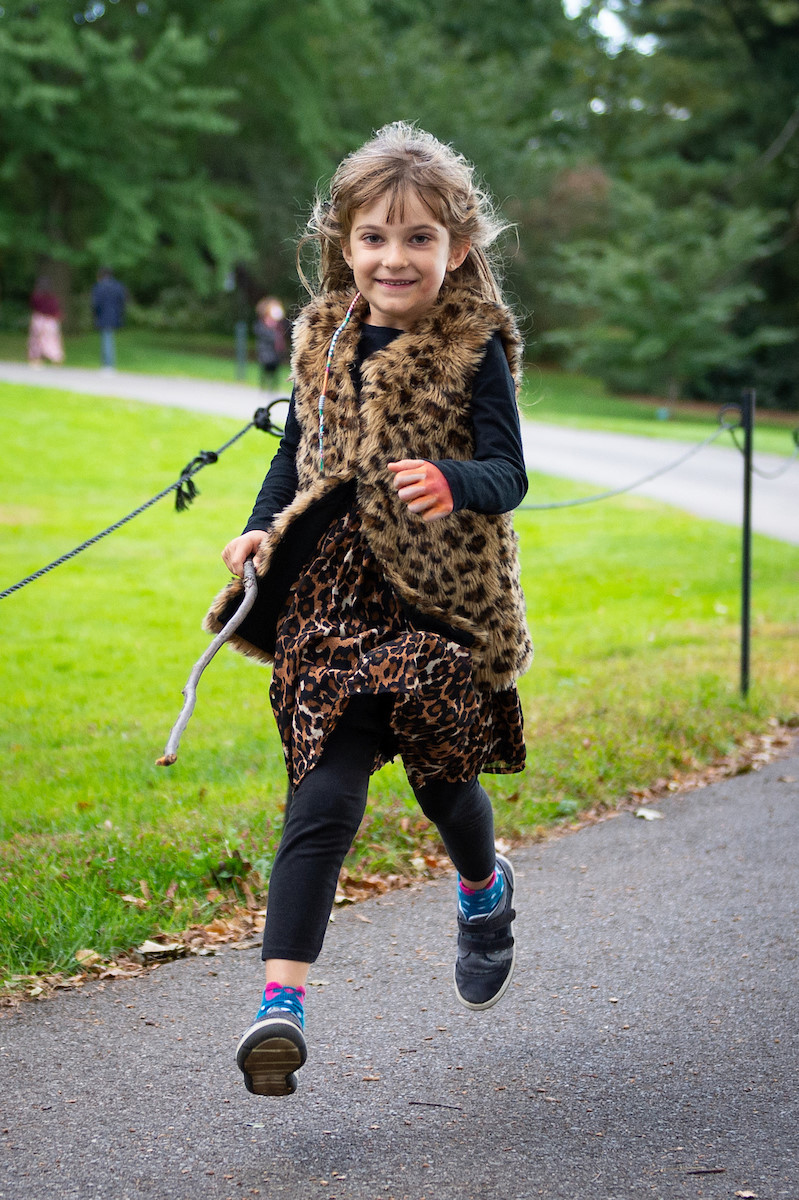 Hội cool kids 10X Mỹ: Sành điệu nhưng không khoe hàng hiệu phản cảm