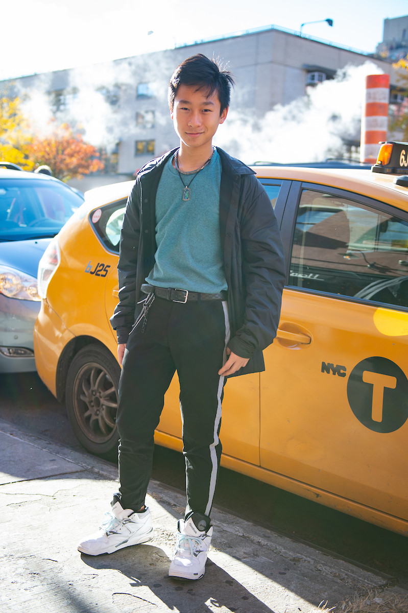 Hội cool kids 10X Mỹ: Sành điệu nhưng không khoe hàng hiệu phản cảm