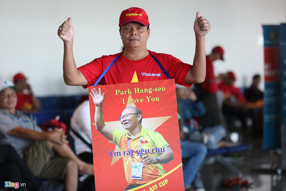 CĐV Sài Gòn, Hà Nội sang Philippines tiếp lửa cho tuyển Việt Nam