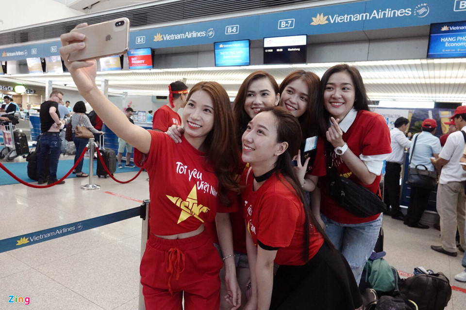 CĐV Sài Gòn, Hà Nội sang Philippines tiếp lửa cho tuyển Việt Nam