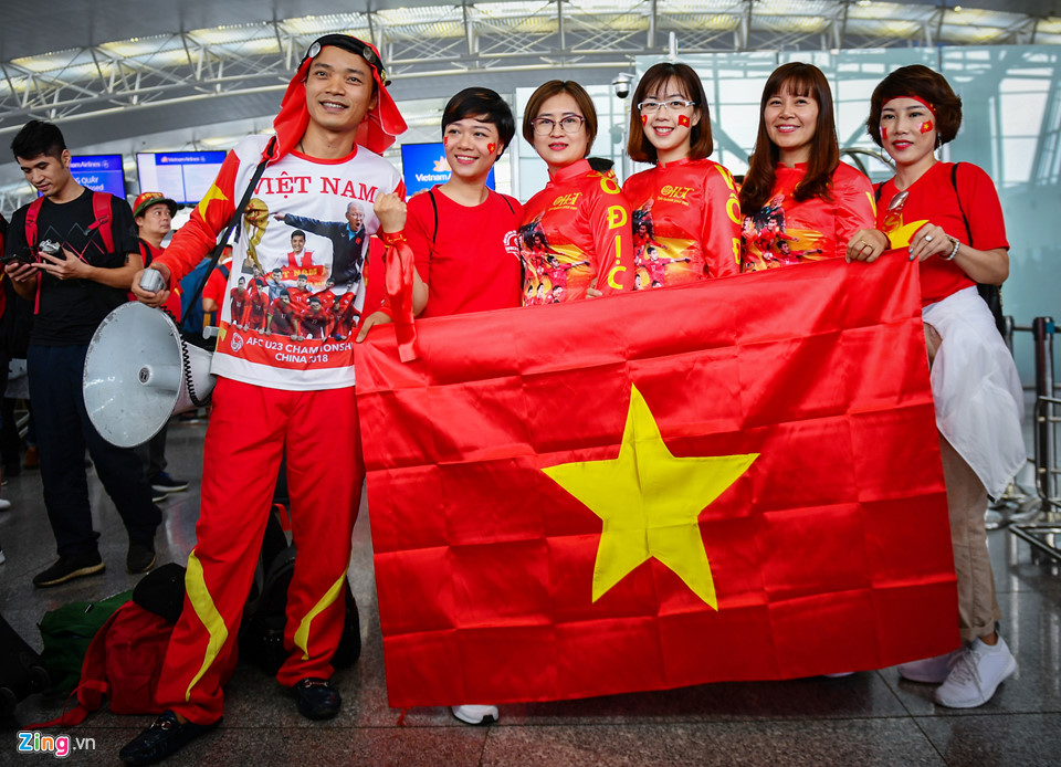 CĐV Sài Gòn, Hà Nội sang Philippines tiếp lửa cho tuyển Việt Nam