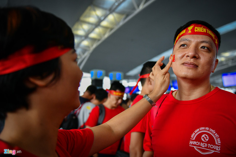 CĐV Sài Gòn, Hà Nội sang Philippines tiếp lửa cho tuyển Việt Nam