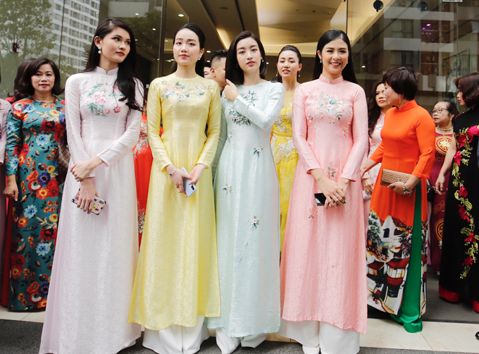 Chồng đại gia hơn 16 tuổi rước Thanh Tú bằng dàn siêu xe gần 60 tỷ