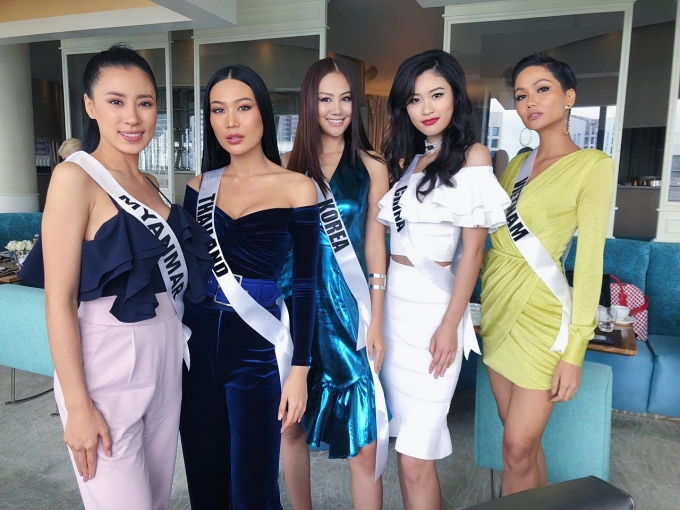 HHen Niê mặc hở bạo chụp ảnh khiến các đối thủ Miss Universe tròn mắt