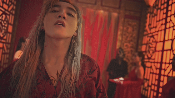 MV cổ trang của thành viên nhóm nhạc đình đám xứ Hàn bị soi quá giống Lạc Trôi của Sơn Tùng M-TP