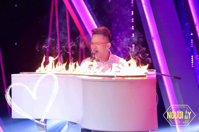 Chàng trai hát hay lịm tim ở Người ấy là ai? hóa ra là người từng bị Tuấn Hưng mắng té tát trên sóng trực tiếp