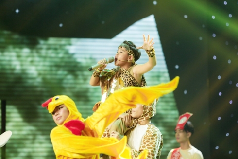 Giọng hát Việt nhí: Bảo Anh bật khóc vì mini show “Sơn Tinh Thủy Tinh“