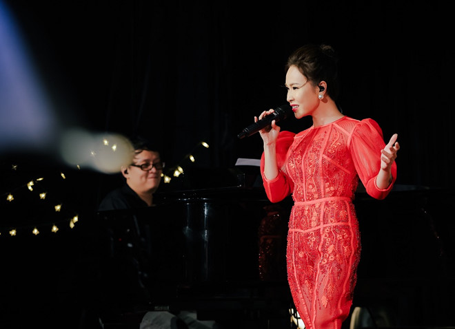 Uyên Linh: Mua được nhà nhờ bài hát Chờ người nơi ấy