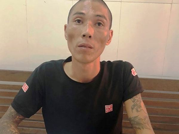 Khởi tố người cha ném con từ tầng 2