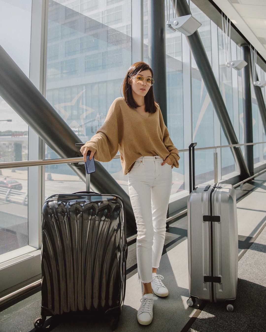 Dễ mặc và chắc chắn sẽ đẹp chính là bộ đôi áo len + quần jeans với 4 cách mix & match xinh miễn bàn này Dễ mặc và chắc chắn sẽ đẹp chính là bộ đôi áo len + quần jeans với 4 cách mix & match xinh miễn bàn này