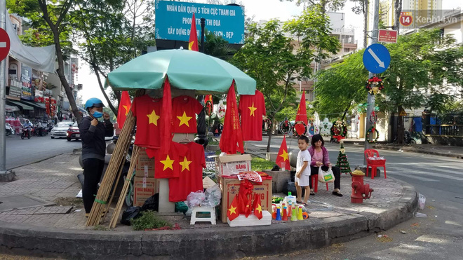 Video - Ảnh: CĐV cả nước vỡ òa cảm xúc với chiến thắng 2-1 của đội tuyển Việt Nam ngay trên sân khách