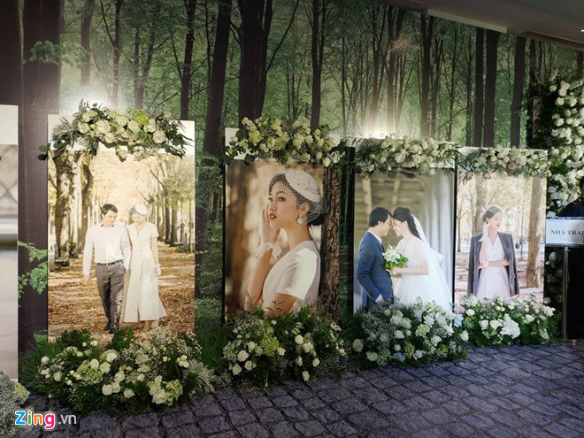 Á hậu Thanh Tú hôn bạn trai CEO trong lễ cưới lãng mạn