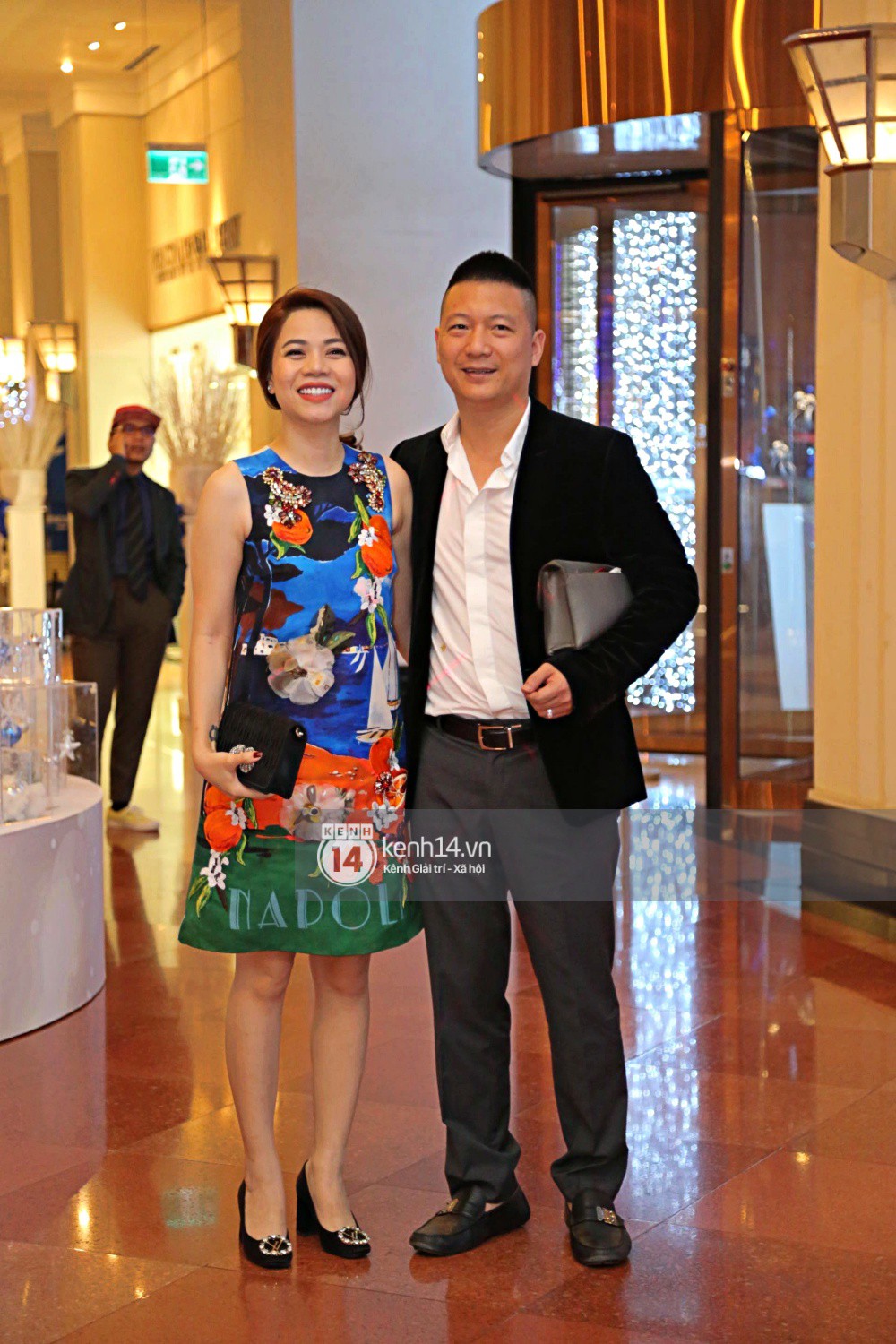 Đám cưới Á hậu Thanh Tú: An ninh thắt chặt, cô dâu tay trong tay hôn phu đại gia lộ diện