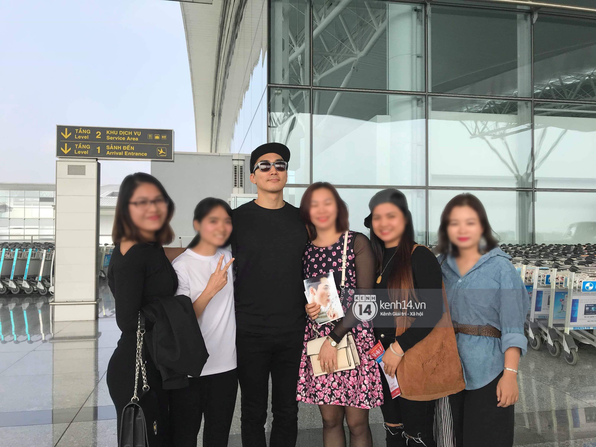 Lộ ảnh hiếm của Song Seung Hun tại Việt Nam: Đây là nhan sắc tài tử Trái tim mùa thu đình đám ngoài đời