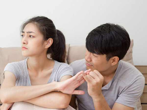 Chỉ là có thai mà vợ tôi đã muốn làm mẹ thiên hạ, hạch sách đủ đường, chắc cô ấy nghĩ tôi hiền lắm