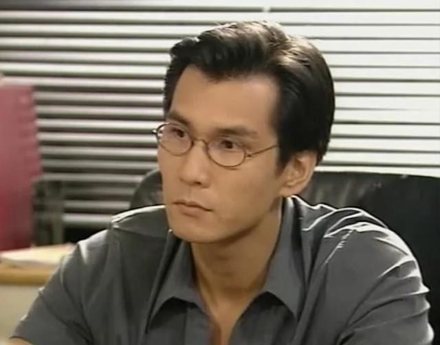 Doãn Chí Bình gây bức xúc nhất màn ảnh: Ra phố bị chửi bới, kết hôn 20 năm không thể có con