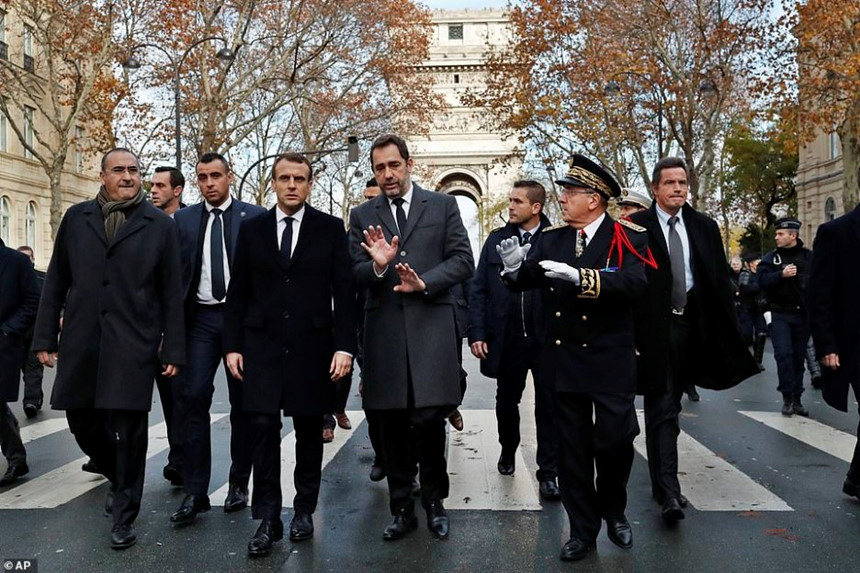 Khải Hoàn Môn tan hoang sau biểu tình lớn nhất thập niên ở Paris