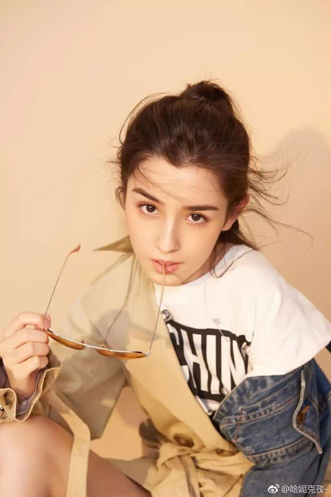 Xuất hiện mỹ nhân Tân Cương đẹp như tiên nữ khiến cả Trung Quốc đang ráo riết lùng sục