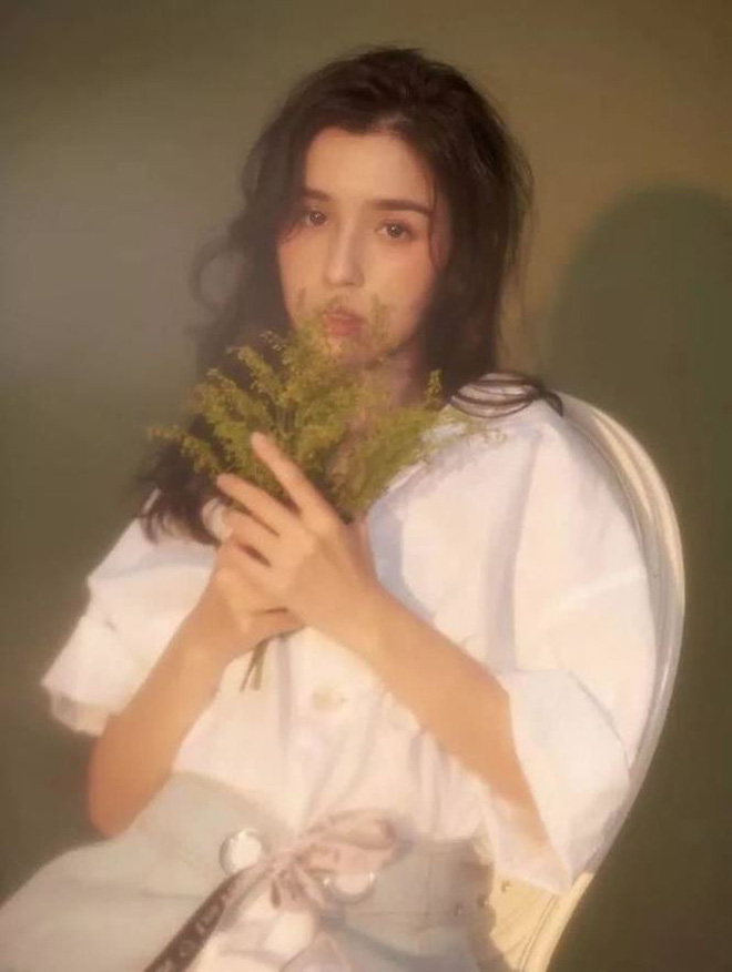 Xuất hiện mỹ nhân Tân Cương đẹp như tiên nữ khiến cả Trung Quốc đang ráo riết lùng sục