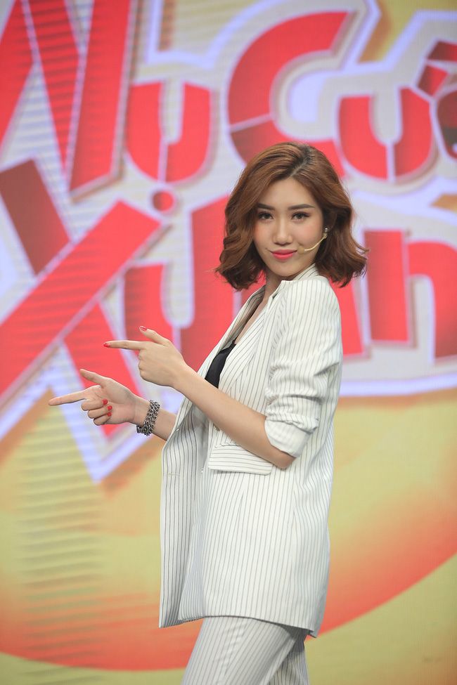 Không thể nhận ra Hân Hoa hậu - Thúy Ngân vì quá bất chấp, lầy lội