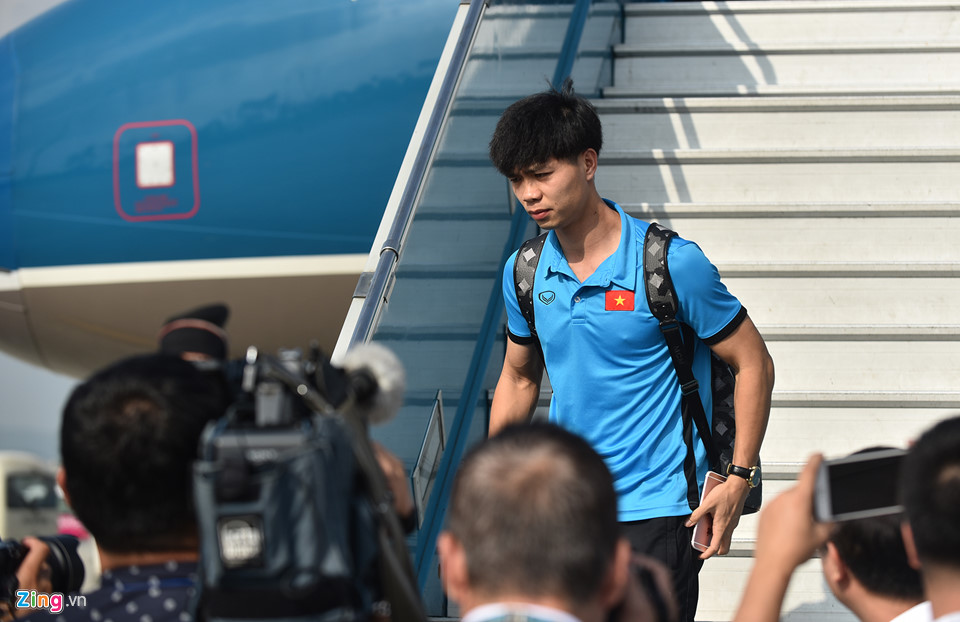 Chuyến bay về nước vui vẻ của thầy trò HLV Park Hang-seo