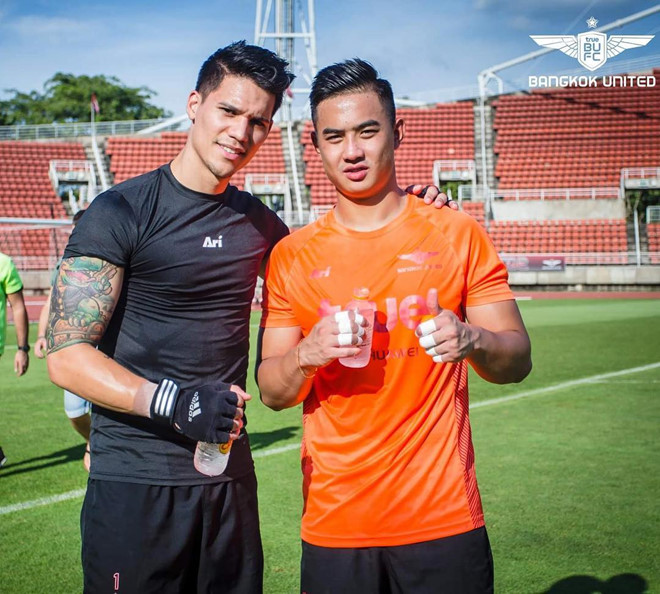 Thủ môn điển trai, cao 1,91 m của đội tuyển Philippines