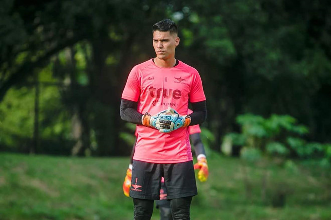 Thủ môn điển trai, cao 1,91 m của đội tuyển Philippines