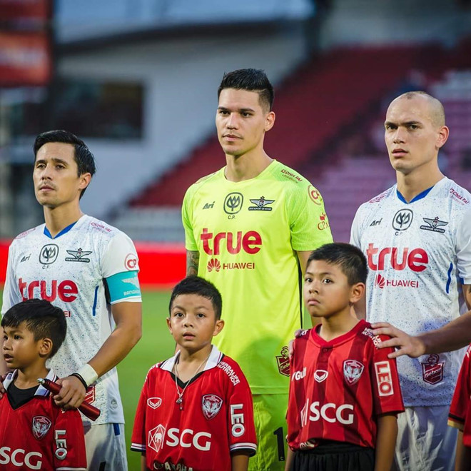 Thủ môn điển trai, cao 1,91 m của đội tuyển Philippines