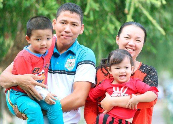 Vợ tiền đạo Anh Đức: Phía sau một cầu thủ nổi tiếng kiêm doanh nhân thành đạt là bóng dáng một nội tướng thầm lặng