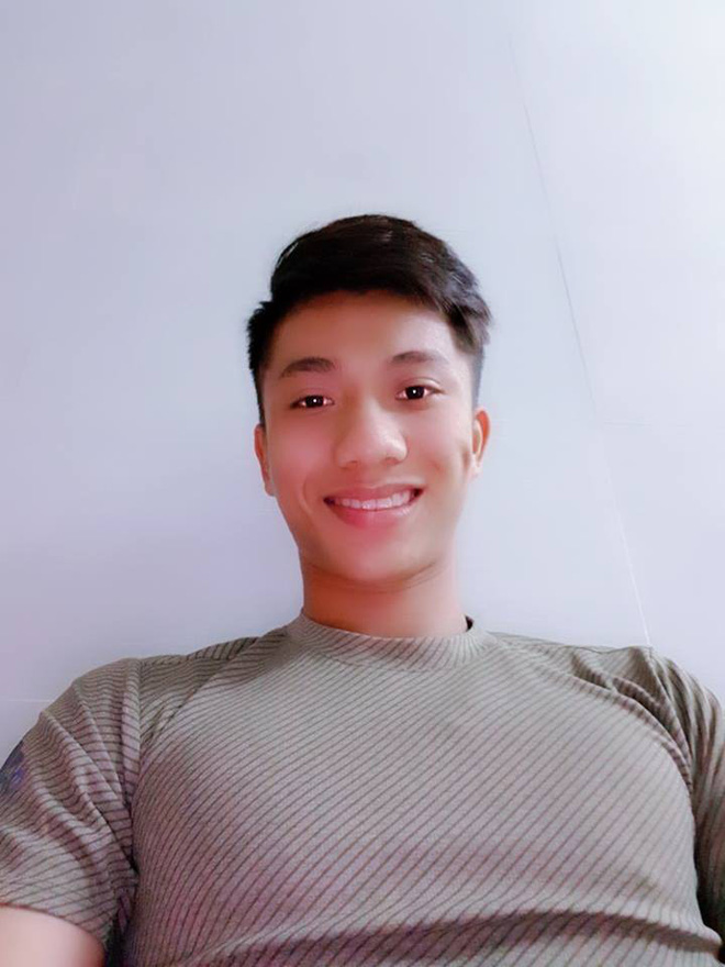 Những gạch đầu dòng siêu đáng yêu về Phan Văn Đức: Thánh ngơ, nghiện vuốt tóc, selfie 1001 kiểu như 1