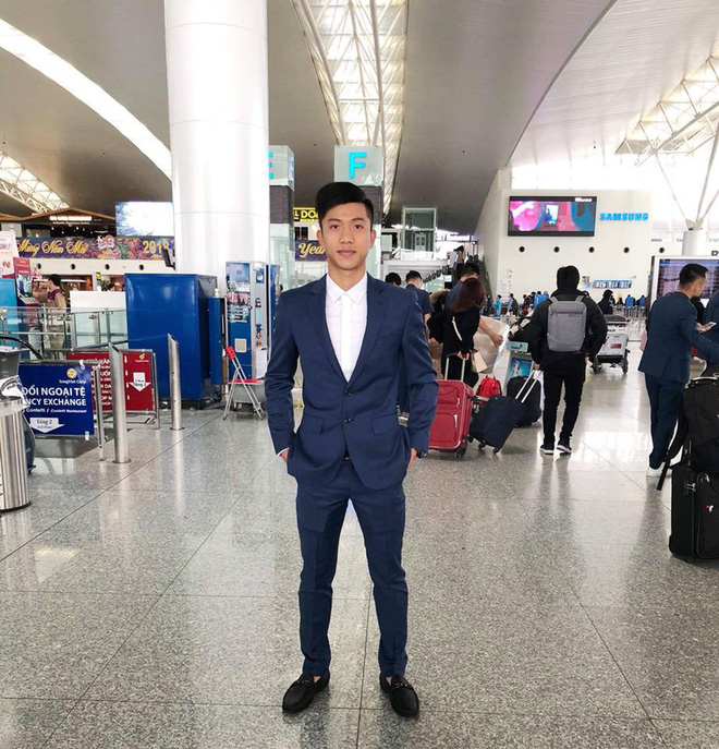 Những gạch đầu dòng siêu đáng yêu về Phan Văn Đức: Thánh ngơ, nghiện vuốt tóc, selfie 1001 kiểu như 1