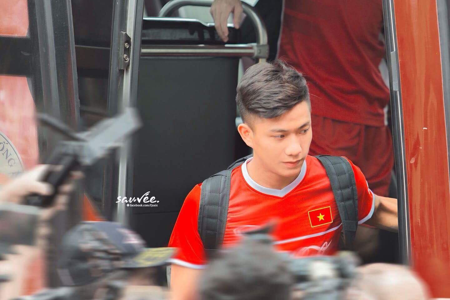 Những gạch đầu dòng siêu đáng yêu về Phan Văn Đức: Thánh ngơ, nghiện vuốt tóc, selfie 1001 kiểu như 1