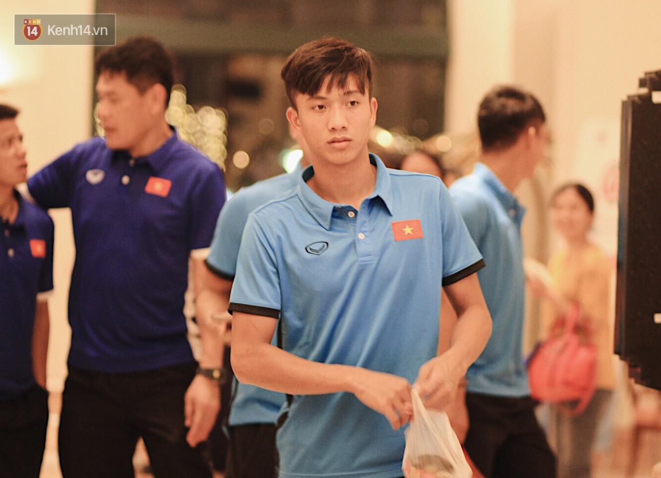 Những gạch đầu dòng siêu đáng yêu về Phan Văn Đức: Thánh ngơ, nghiện vuốt tóc, selfie 1001 kiểu như 1