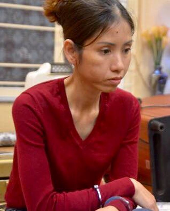 Người đàn bà thủ súng trong nhà khi tham gia buôn bán ma túy khủng