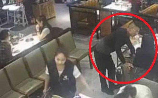 Vô tình thấy bạn gái đi ăn cùng trai lạ, nam thanh niên lập tức hành động mạnh tay